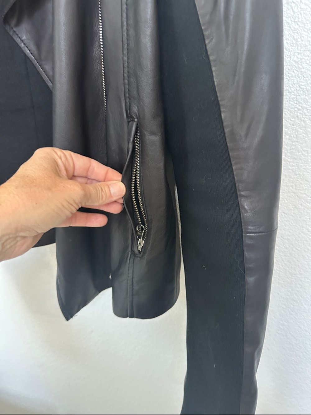 Trouvé Women's Black Leather Moto Jacket - Picture 5 of 10